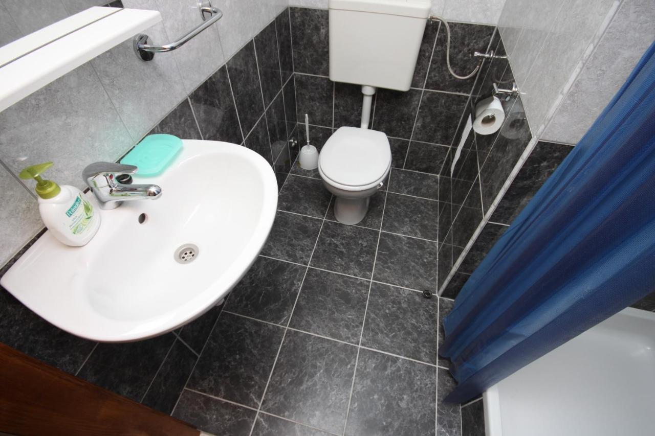 Apartments And Rooms With Parking Space Gradac, Makarska - 6819 Gradac  Exterior foto